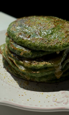  Панкейки с бананом и шпинатом