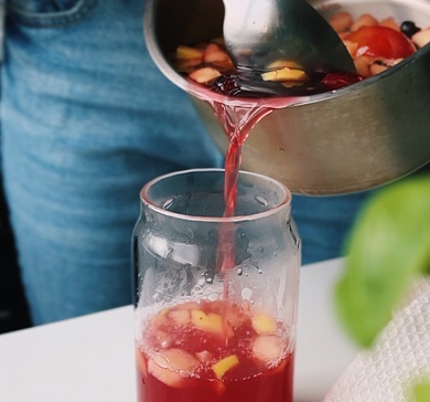  Глінтвейн із білим вином і замороженими фруктами 